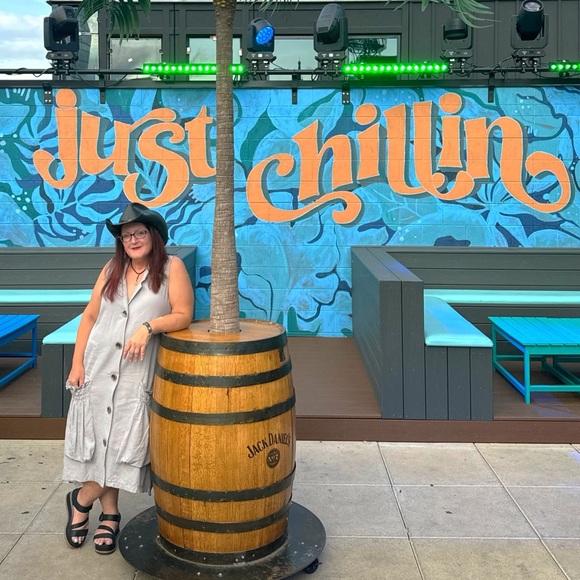 Meet your Posher, Lenore - Picture 6 of 17